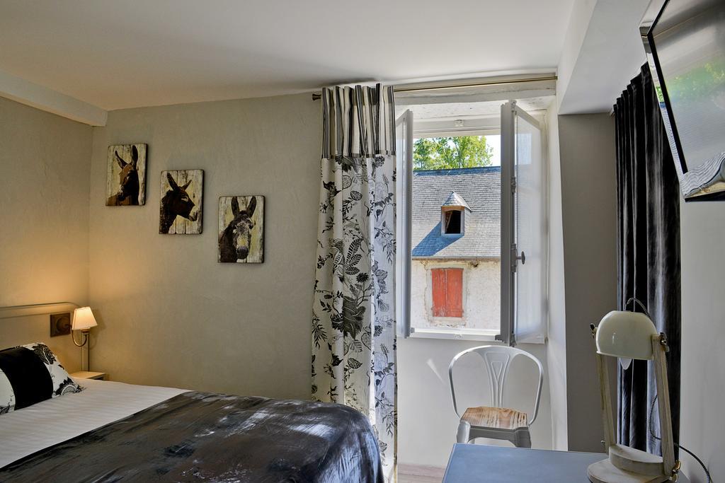 Hotel Les Bains De Secours Sevignacq-Meyracq ภายนอก รูปภาพ