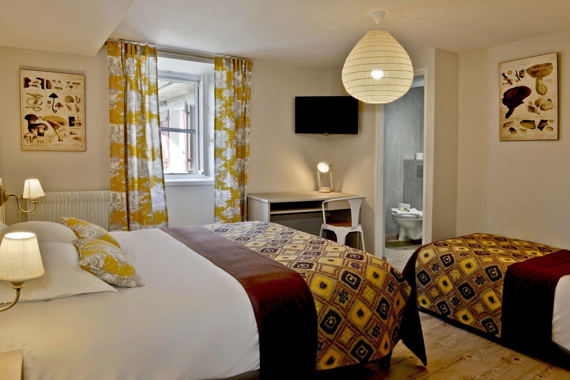 Hotel Les Bains De Secours Sevignacq-Meyracq ภายนอก รูปภาพ