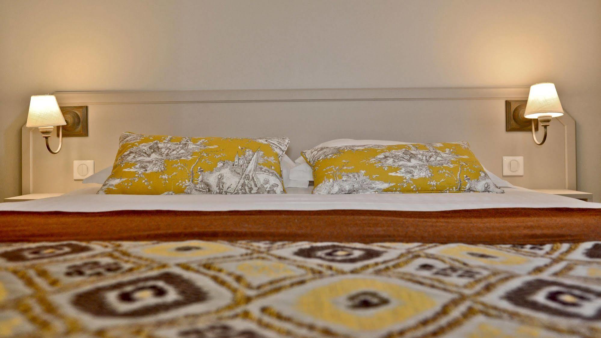 Hotel Les Bains De Secours Sevignacq-Meyracq ภายนอก รูปภาพ