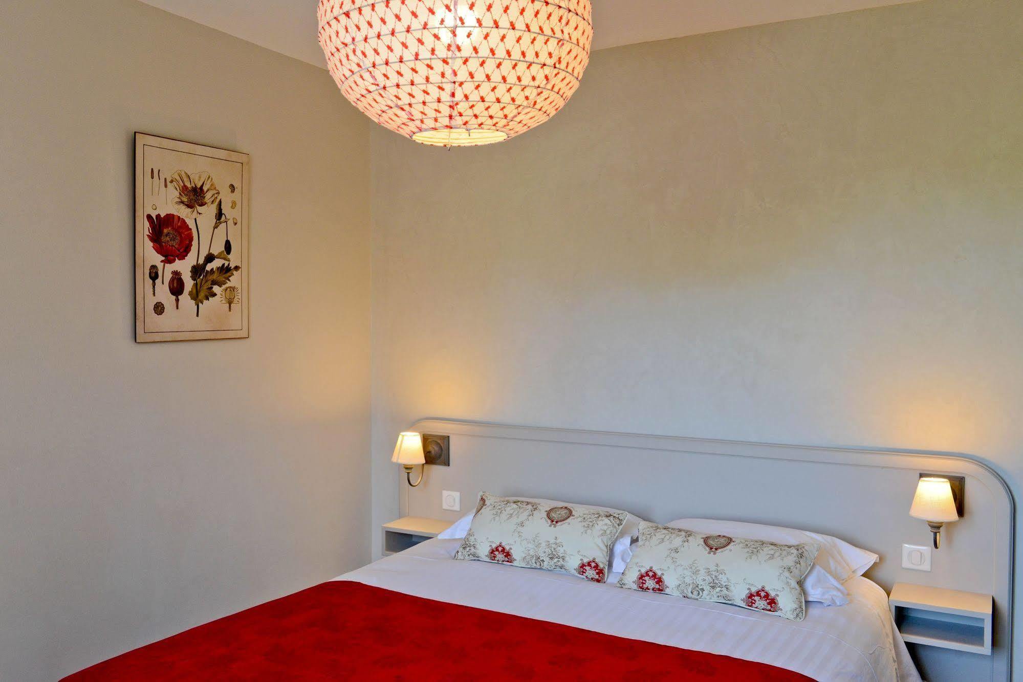 Hotel Les Bains De Secours Sevignacq-Meyracq ภายนอก รูปภาพ